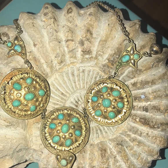 HOLDEtruscan style vintage necklace fauxturquoise/gold tone GYPSY Beach, Glamour - Picture 5 of 9